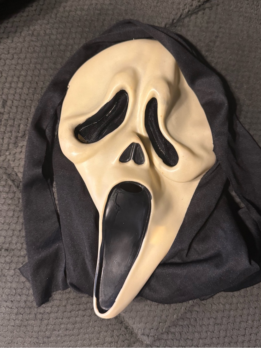 90’s ‘T’ Stamp Original Ghost Face Scream Mask